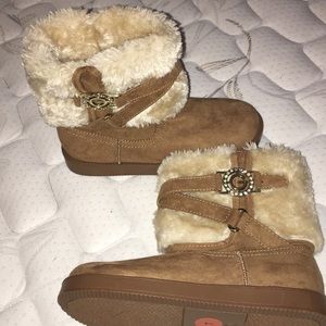 Winter boots. Never been used